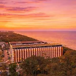 Prestige Dream 104 - Tuz Przy Plazy, Z Widokiem Na Morze, Parkingiem I Wifi W Cenie Pobytu - Easy-rent * Pobierowo
